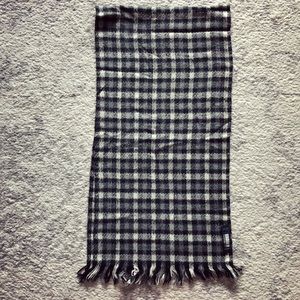 Black, gray & white checkered Broner Hats scarf